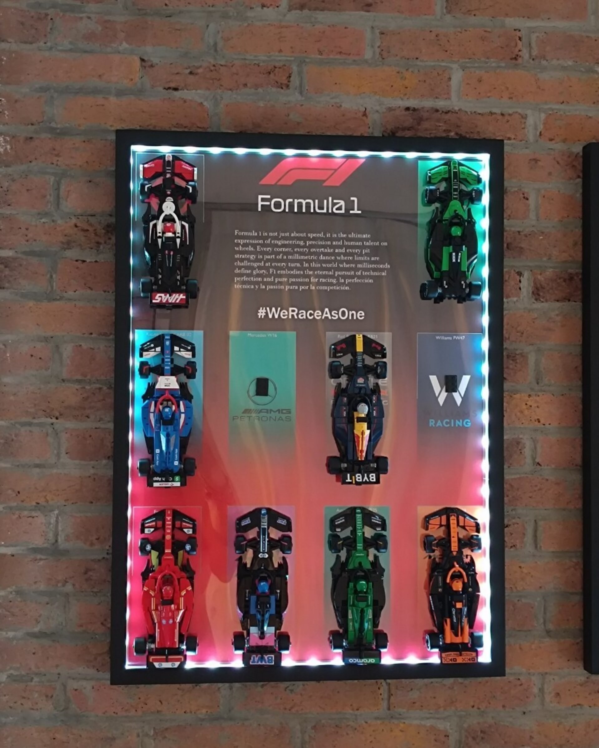 Marco Expositor Lego Speed Champions Formula 1 Rojo 50x70cm - 6